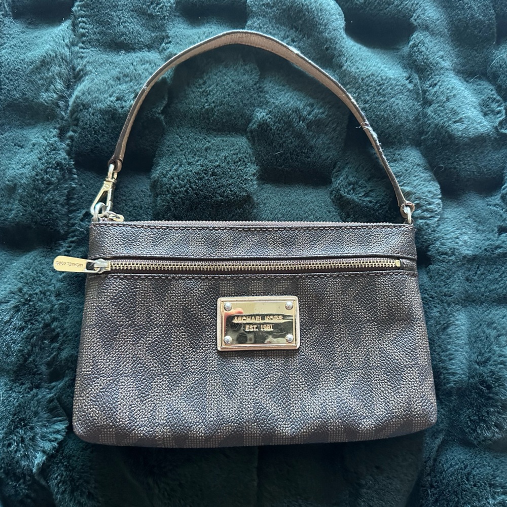 Michael Kors Large Zip Wristlet